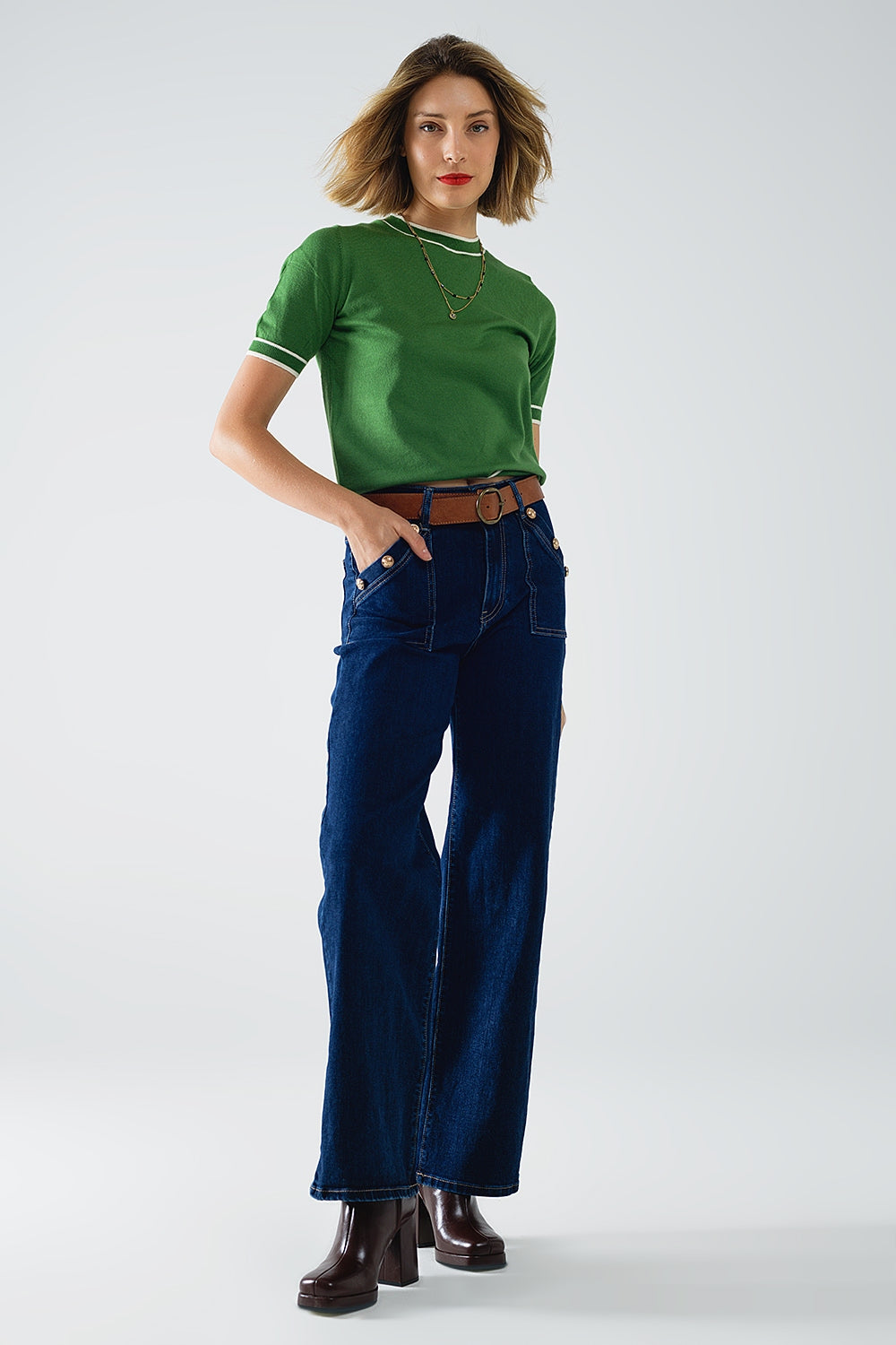 Green short sleeve sweater with white line detail - T-shirts