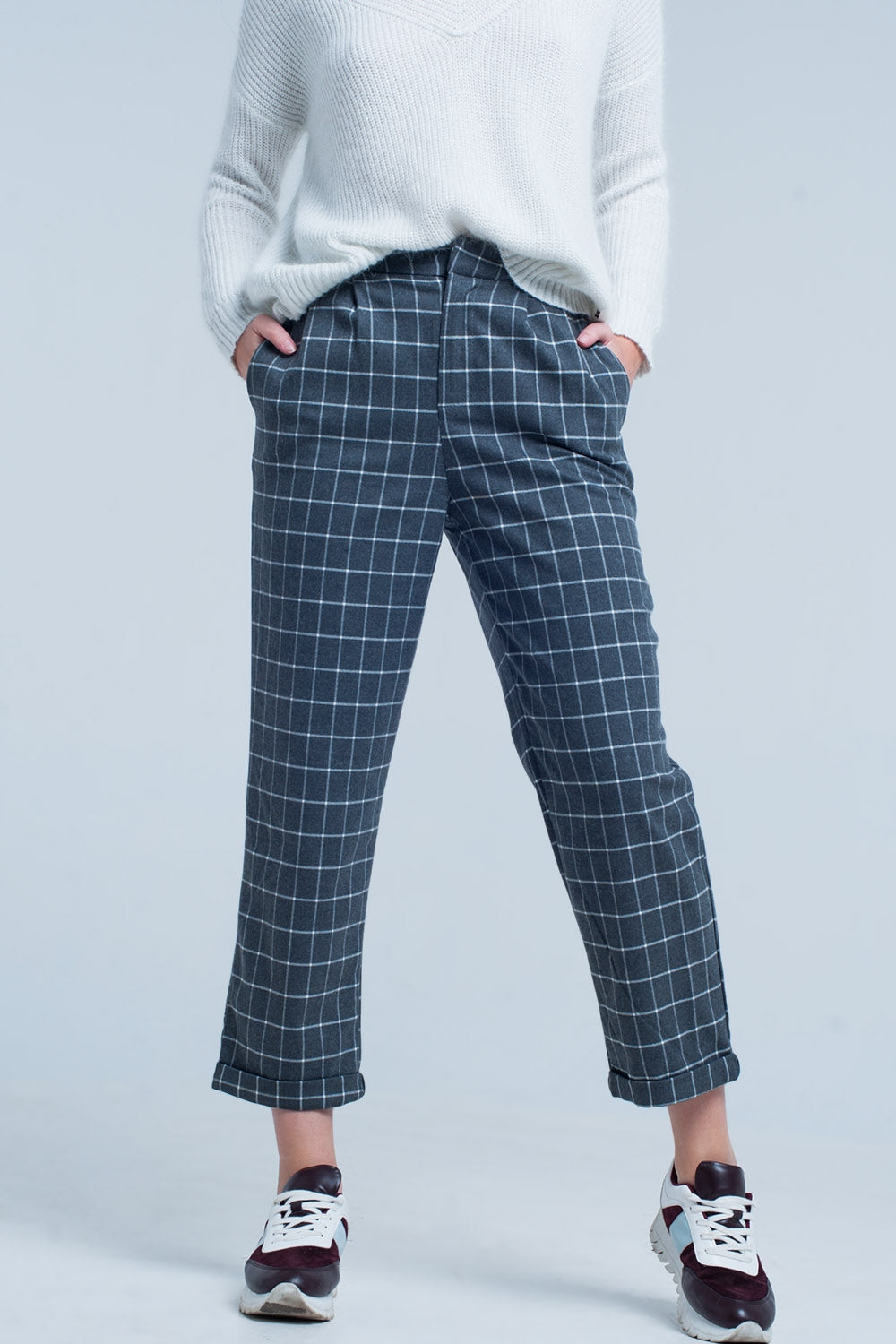 Grey Pants in White check Print - Trousers