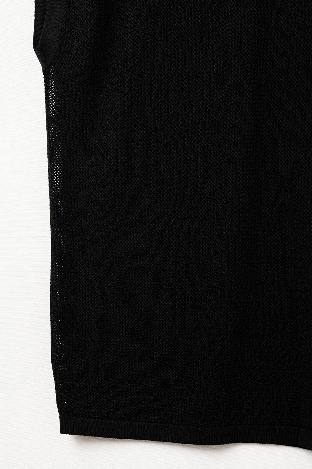 grid knit sweater in black color - Jumpers