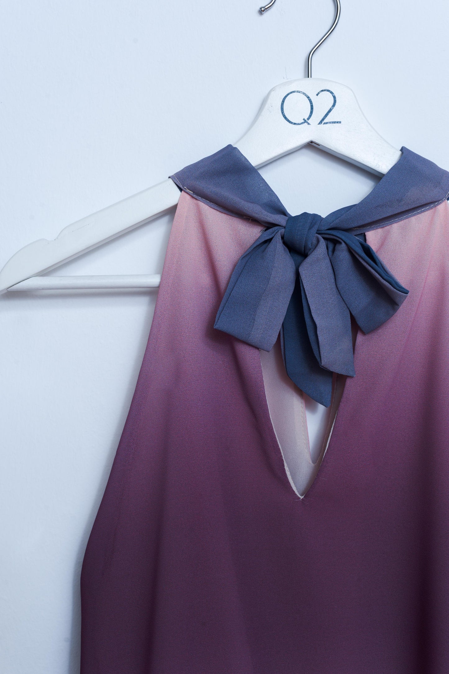 Halter neck top in ombre beige - Tops