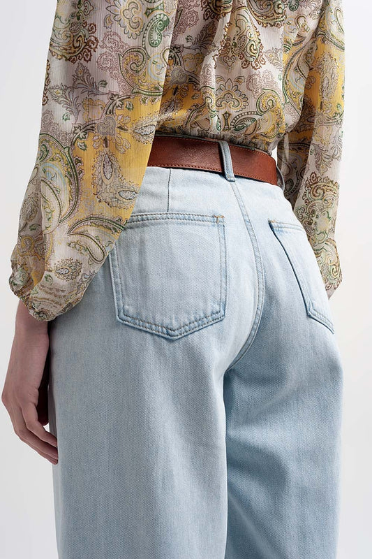 High rise slouchy mom jeans in lightwash - Jeans