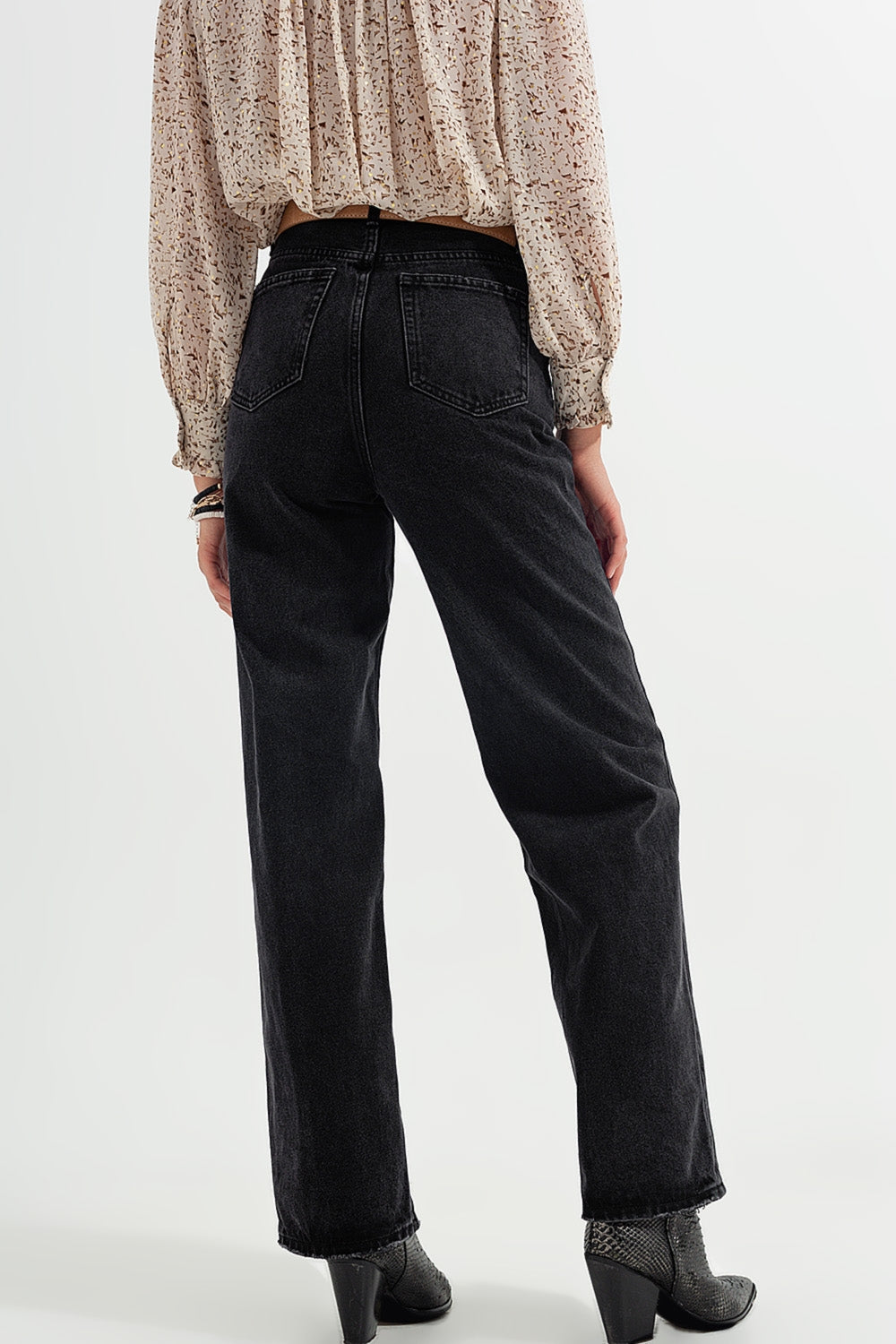 high rise straight jeans in washed black - Jeans