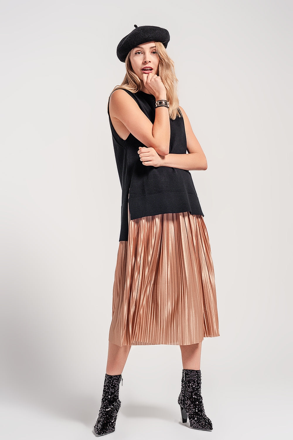 Knitted vest in black - Jumpers