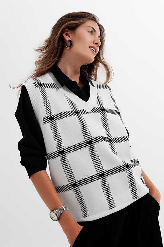 Knitted vest with big crosshatches - Jumpers