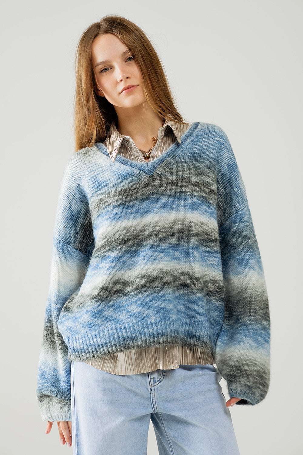 Loose V-neck sweater with blue and grey stripes - Jumpers