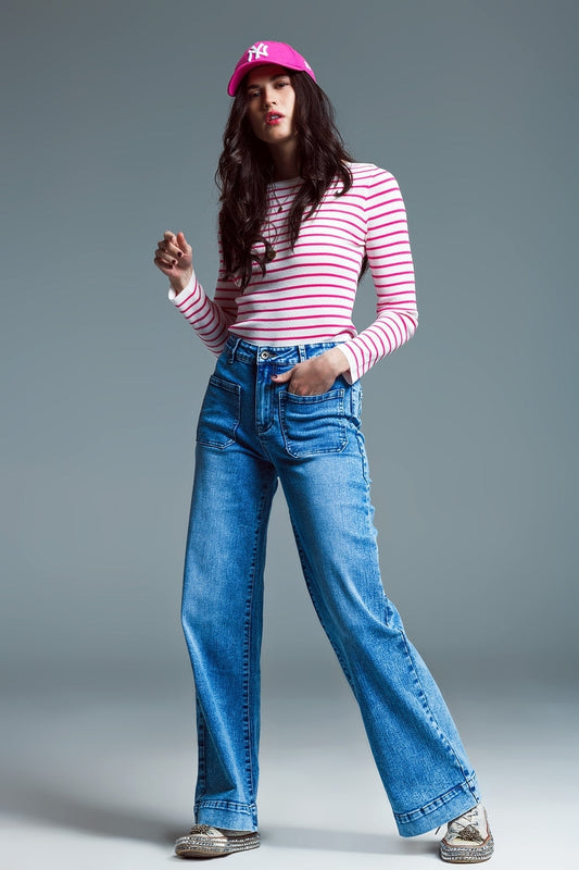 Low Waisted Jeans With Wide Leg And Marine Style Front Pockets in Mid Wash - Jeans