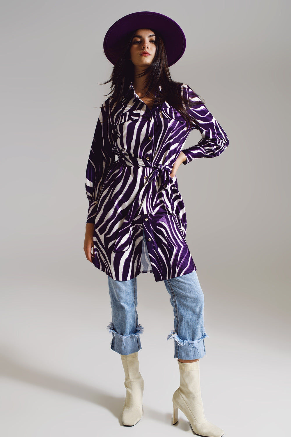 Midi short dress with zebra print in white and purple - Dresses