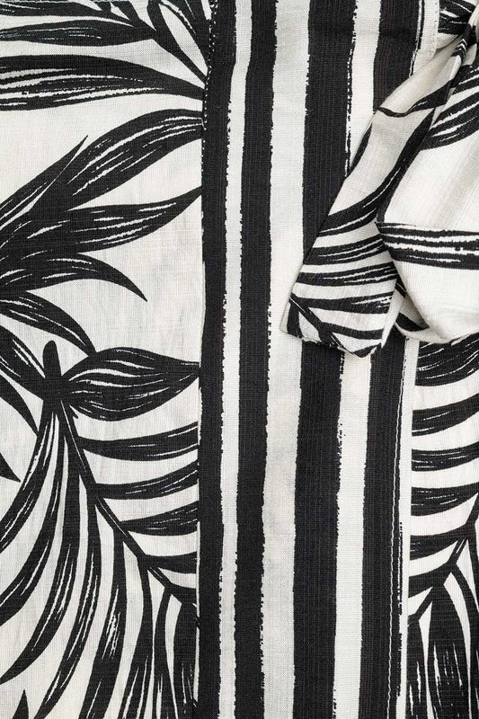 Midi skirt in light fabric with tropical motifs in Black and white - Skirts