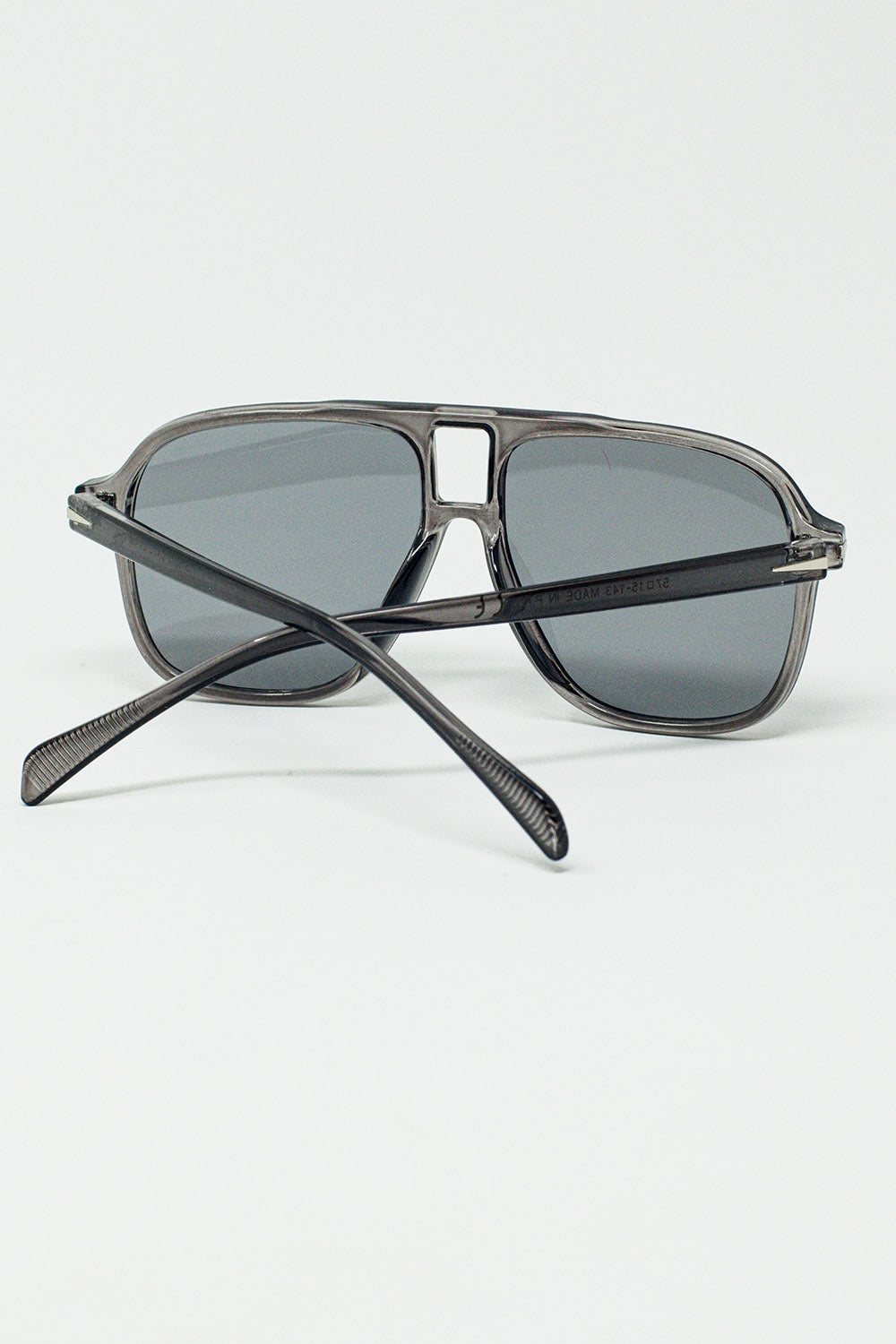 Oval Aviator Suglasses With Smoke Gray Lens in Gray - Sunglasses
