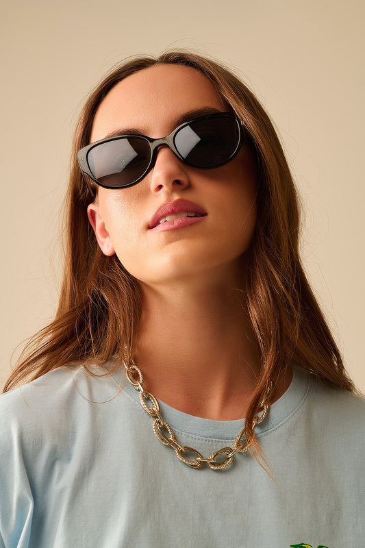 Oval Sunglasses In black frame - Sunglasses