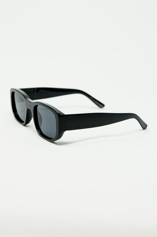 Oval Sunglasses with High Gloss Transparent Frames in black - Sunglasses