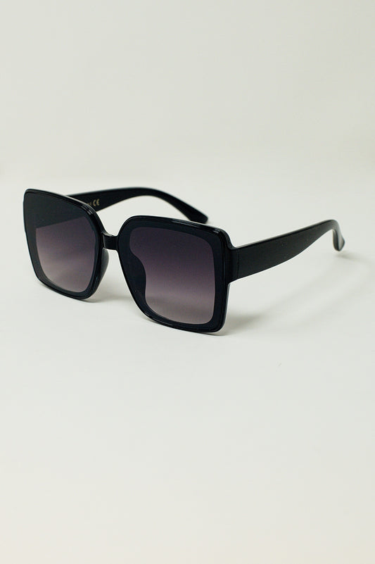 Oversized Cat Eye Sunglasess in Black - Sunglasses