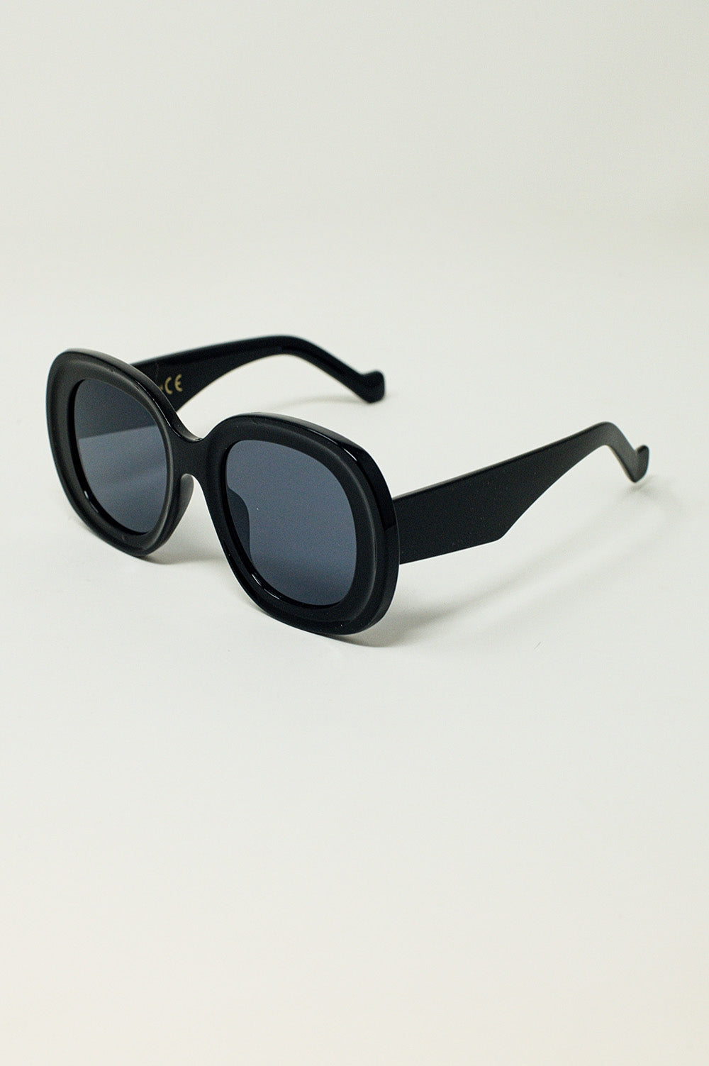 Oversized Circular Sunglasses in Black - Sunglasses