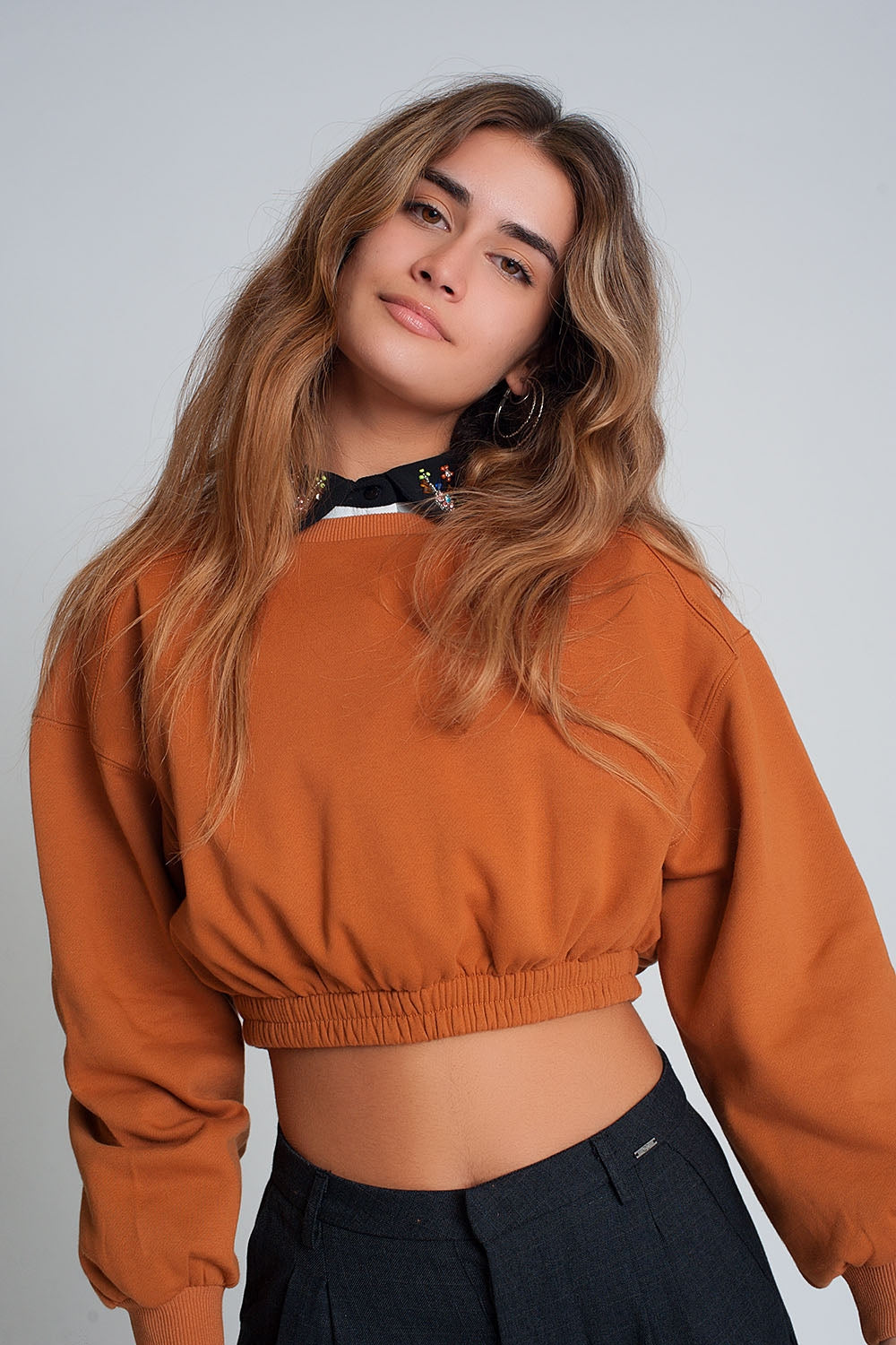 Oversized cropped sweatshirt in camel - Sweaters
