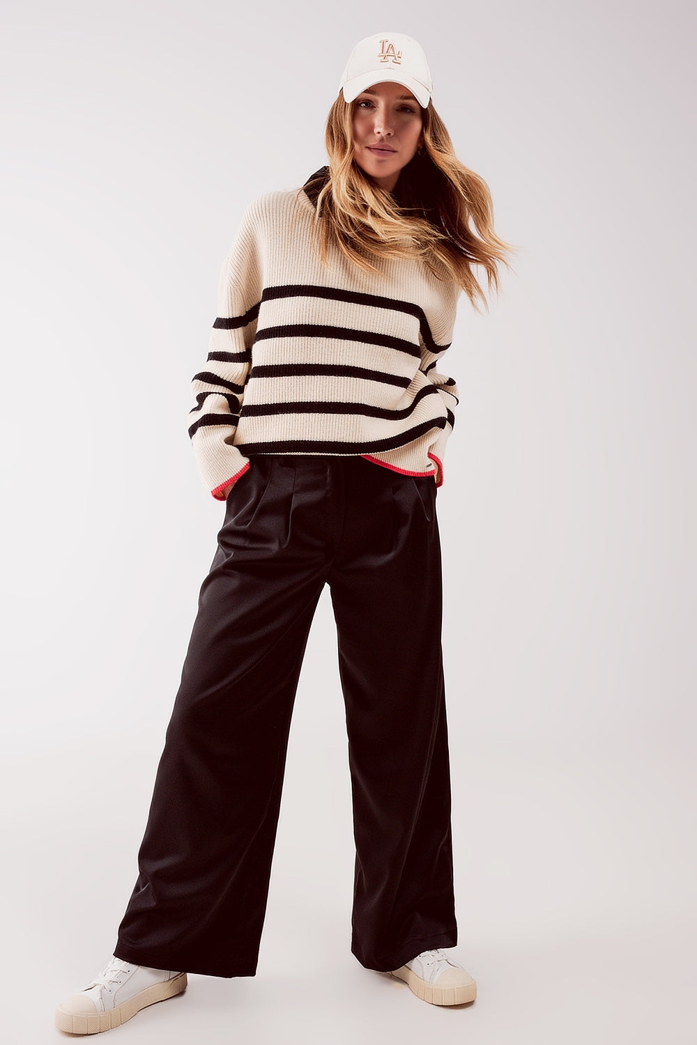 Palazzo pleated pants in black - Trousers