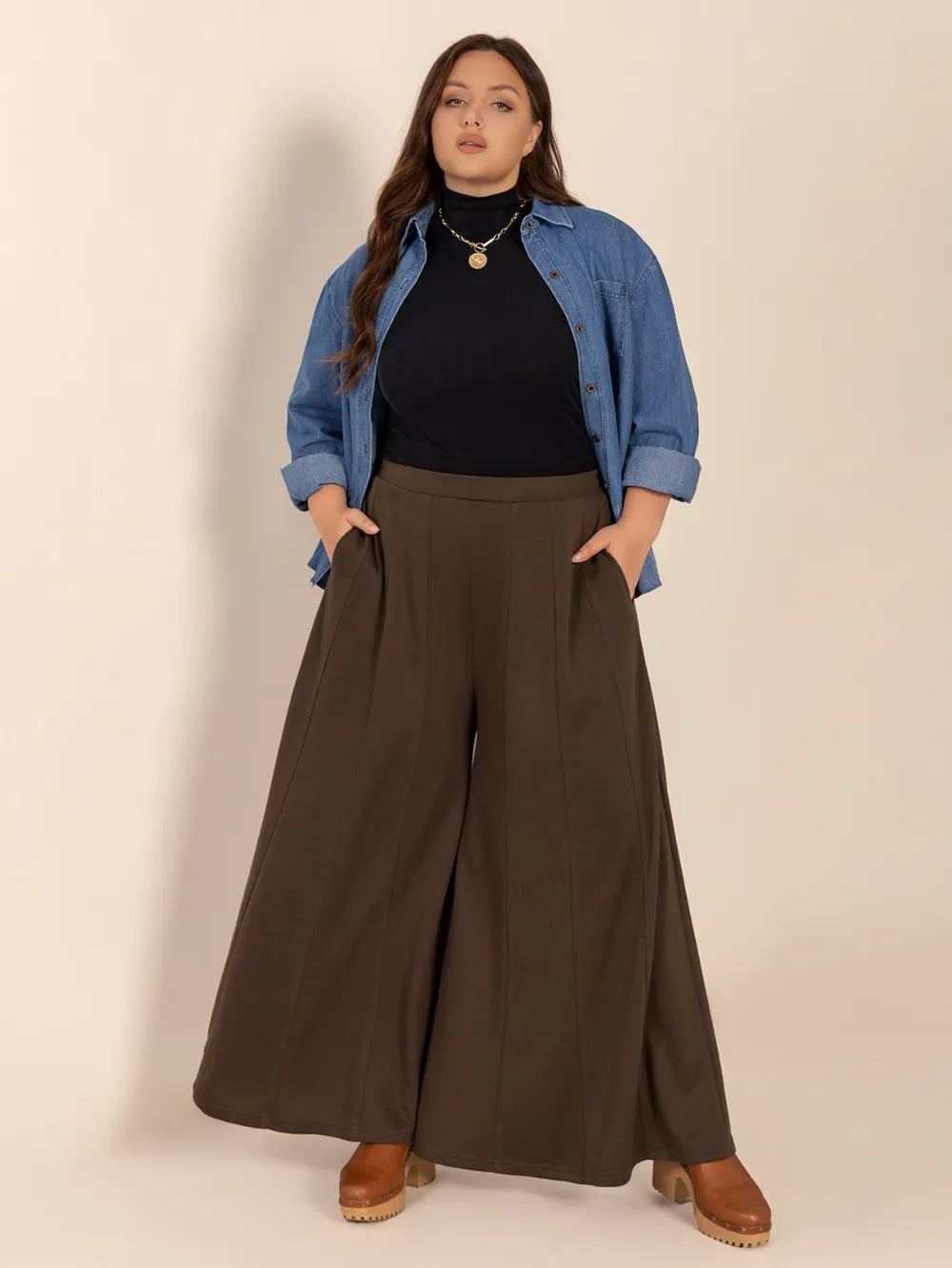 Plus Size Wide Leg Pants with Pockets - Trousers