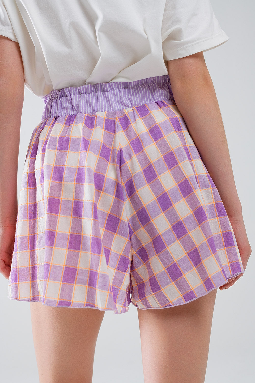 Purple Checkered print shorts with tight-fitting waist detail - Trousers