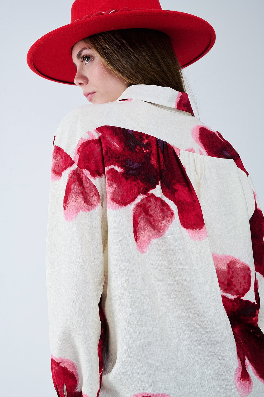 Relaxed Shirt in Beige With Red Tropical Flower Print in Red - Shirts