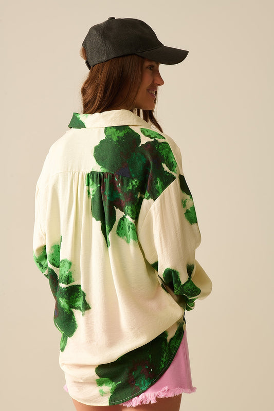 Relaxed Shirt in With big Flowers Print in Green - Shirts