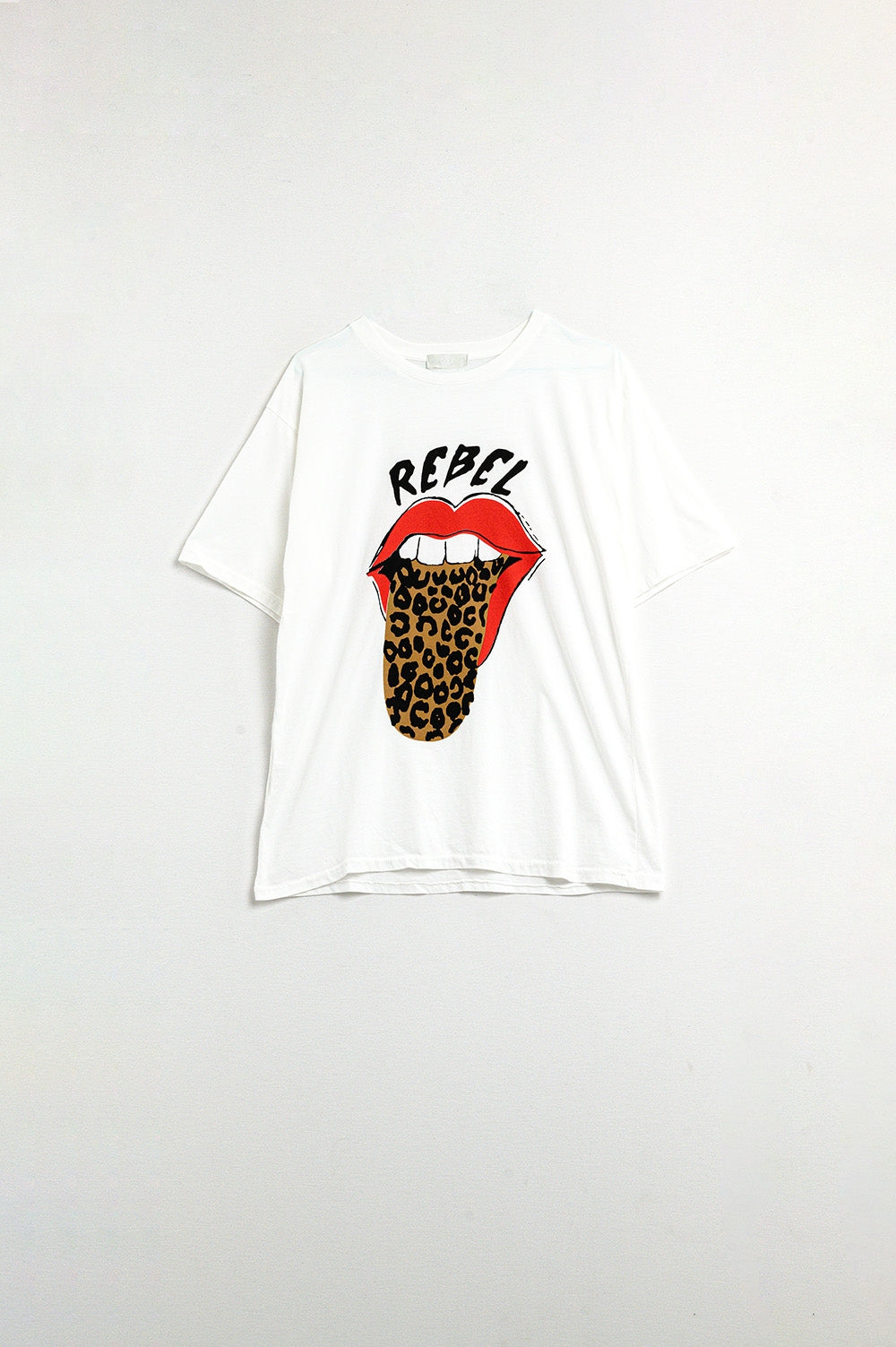 Relaxed White T-shirt With Rebel and Lips Graphic Print - T-Shirts