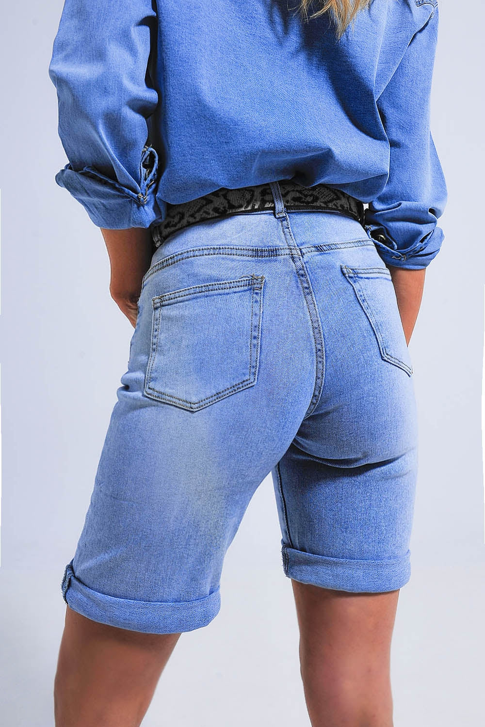 Roll hem denim short in mid blue - Jeans