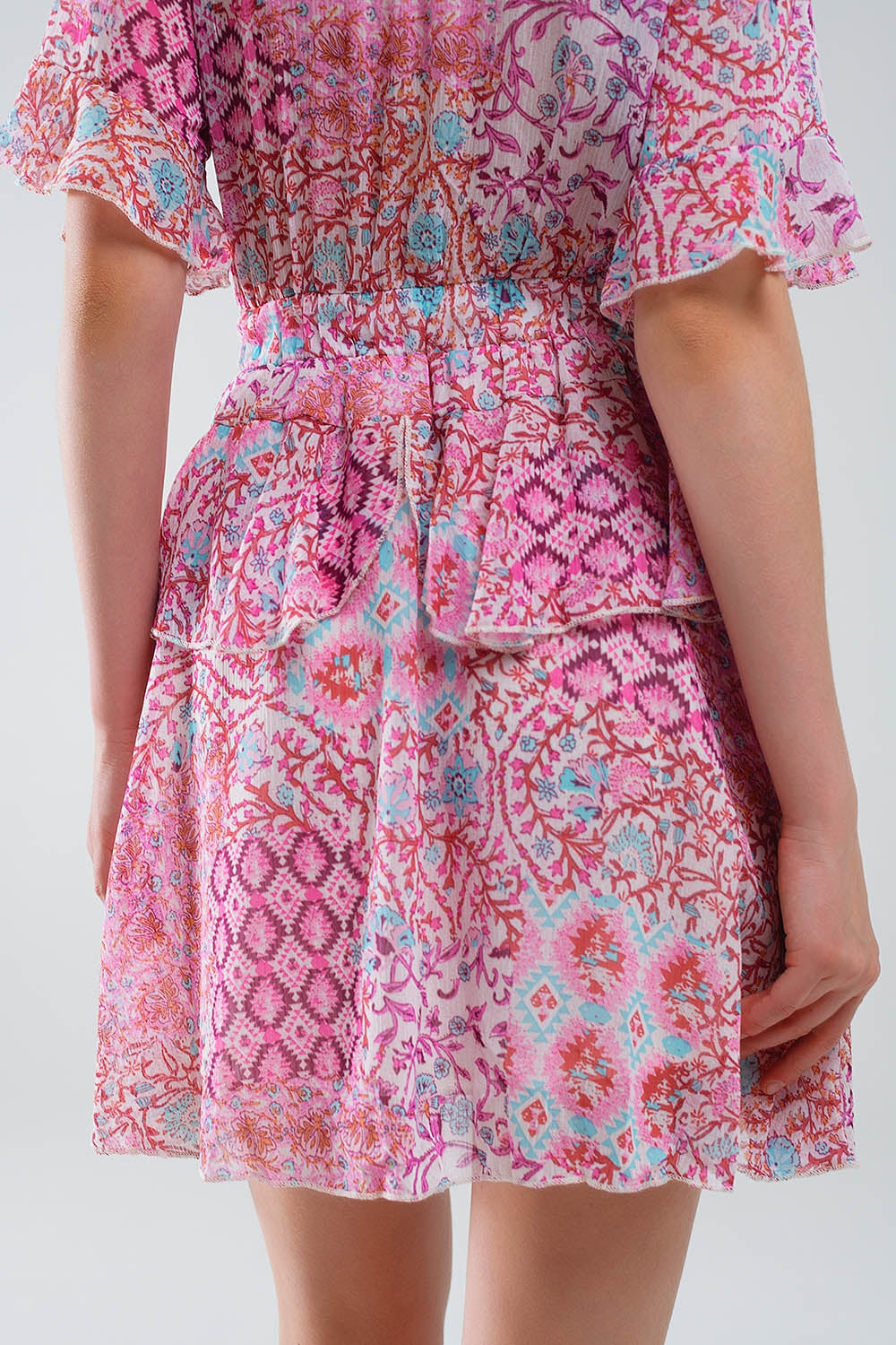 Short Dress With Abstract Print And Ruffled Skirt in Shades of Pink - Dresses