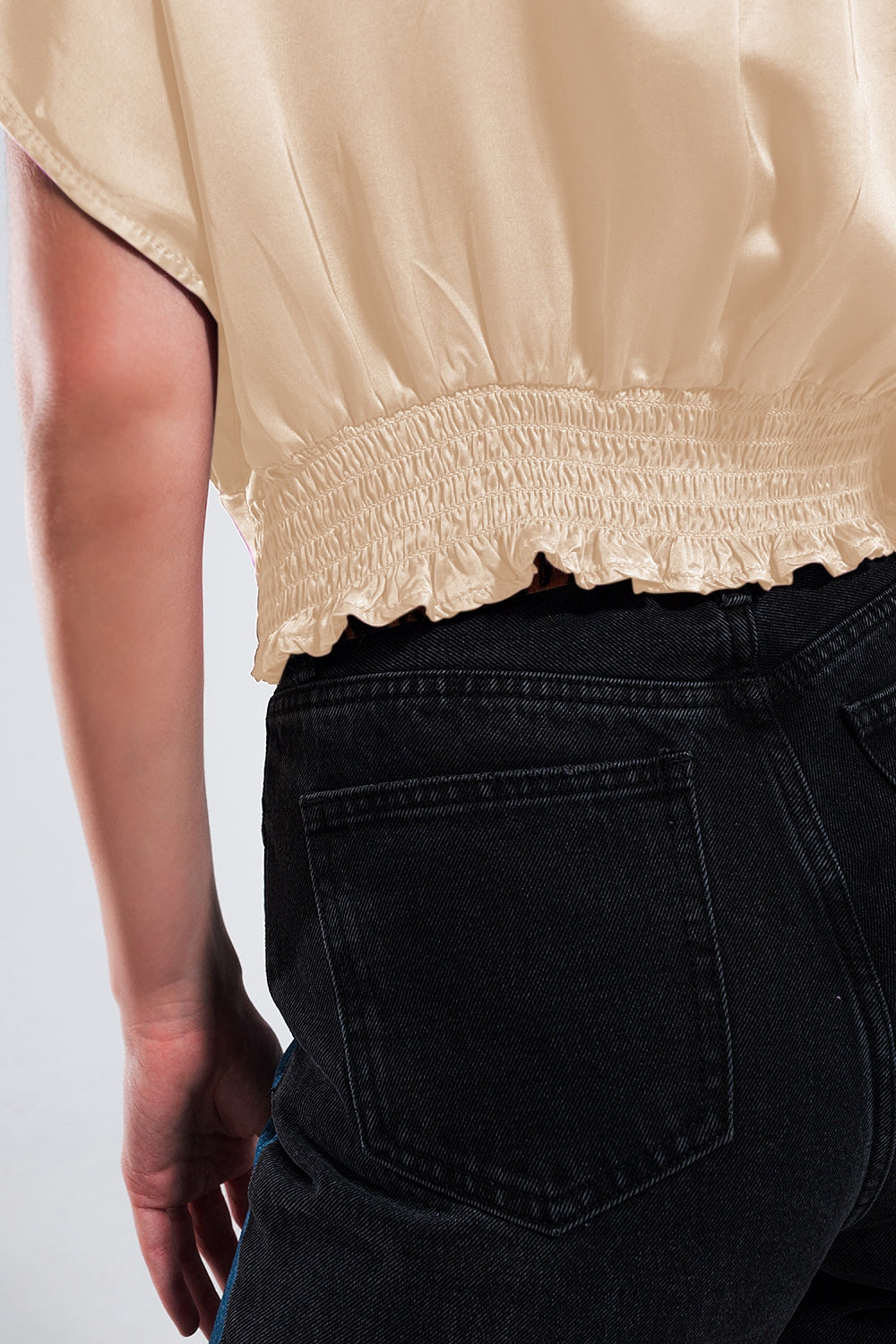 Short sleeve cropped satin top in beige - Tops