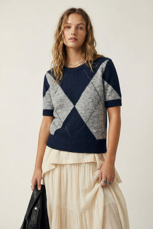 short-sleeved sweater with diamond print in navy and grey - Sweaters