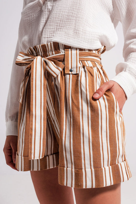 Shorts with paperbag waist in beige - Trousers