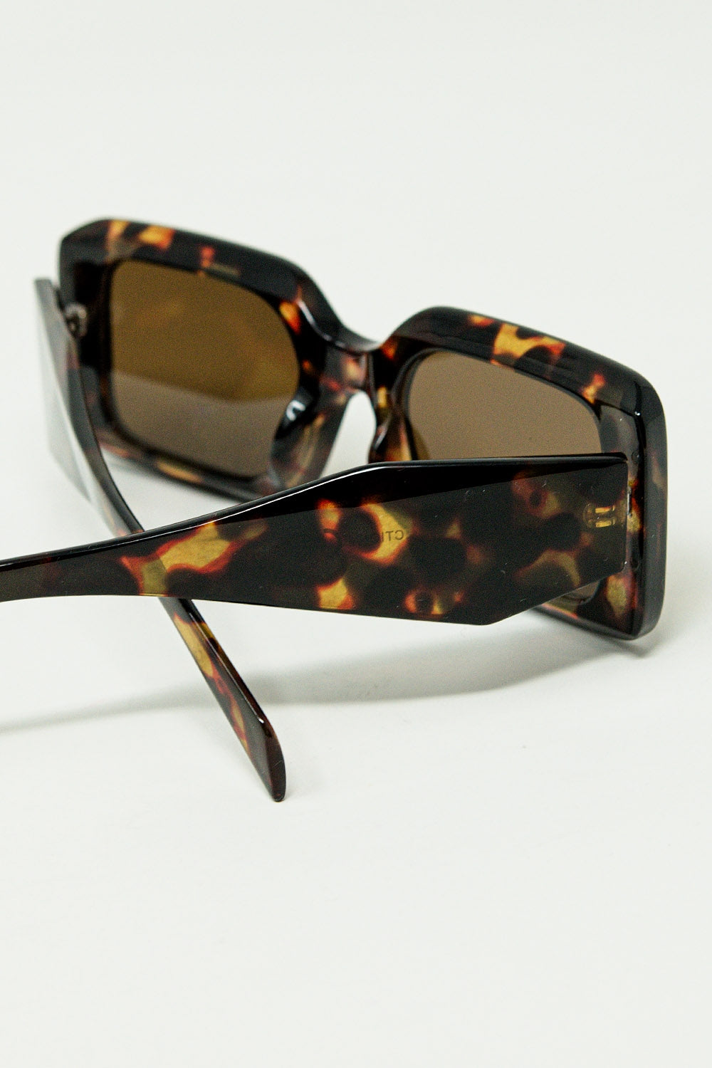 square sunglasses with brown abstract print - Sunglasses