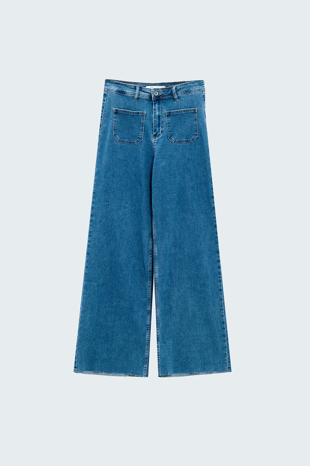 Straight Leg Jeans With Front Pockets Detail in Mid Wash - Jeans