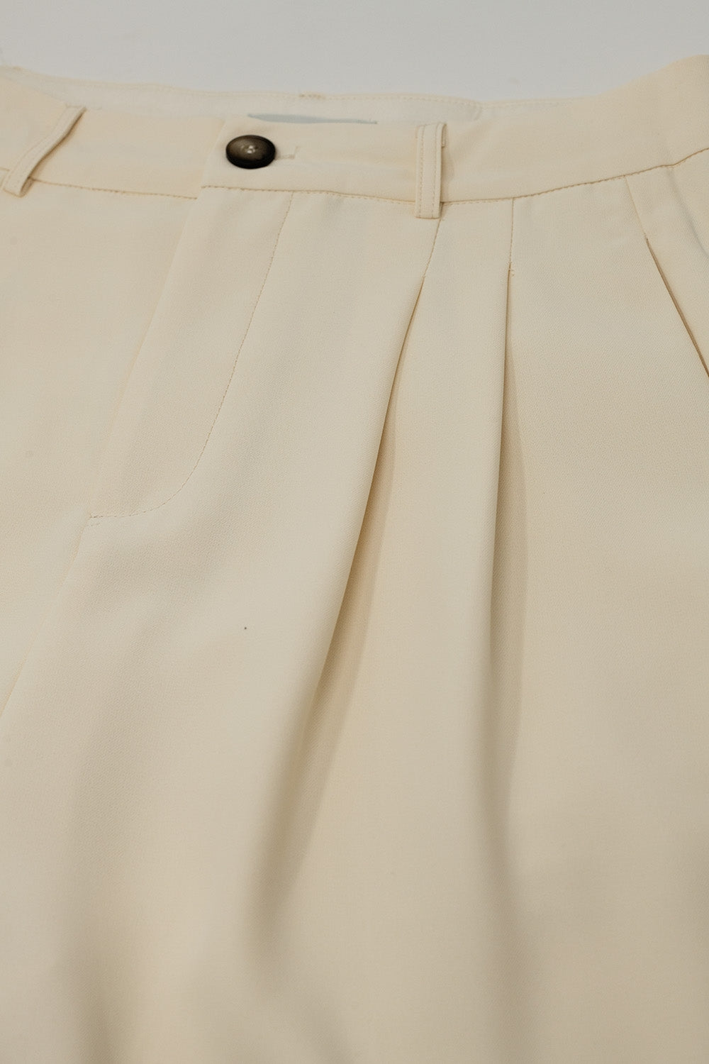 Straight Leg Trousers With Side Pockets and Darts in Cream - Trousers