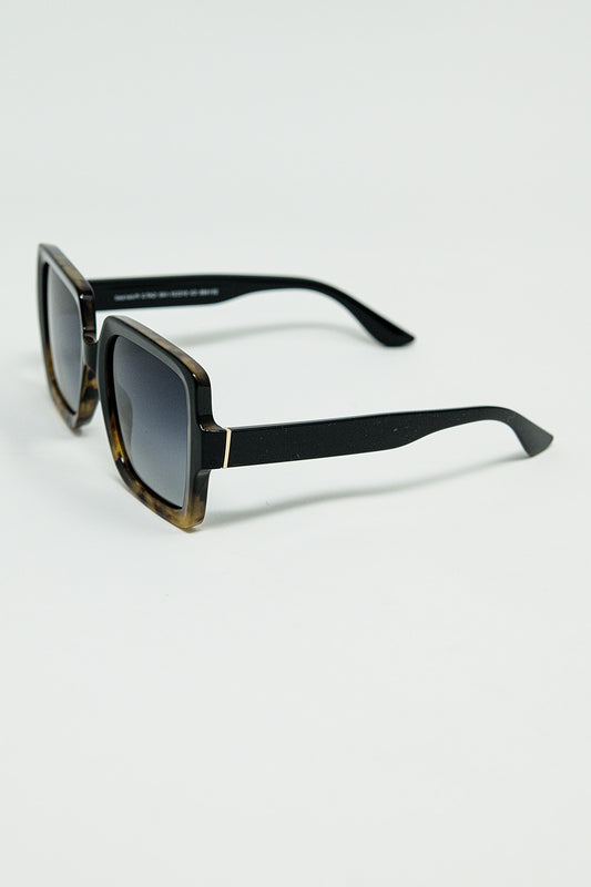 Sunglasses with a gradient print frame and black temples - Sunglasses