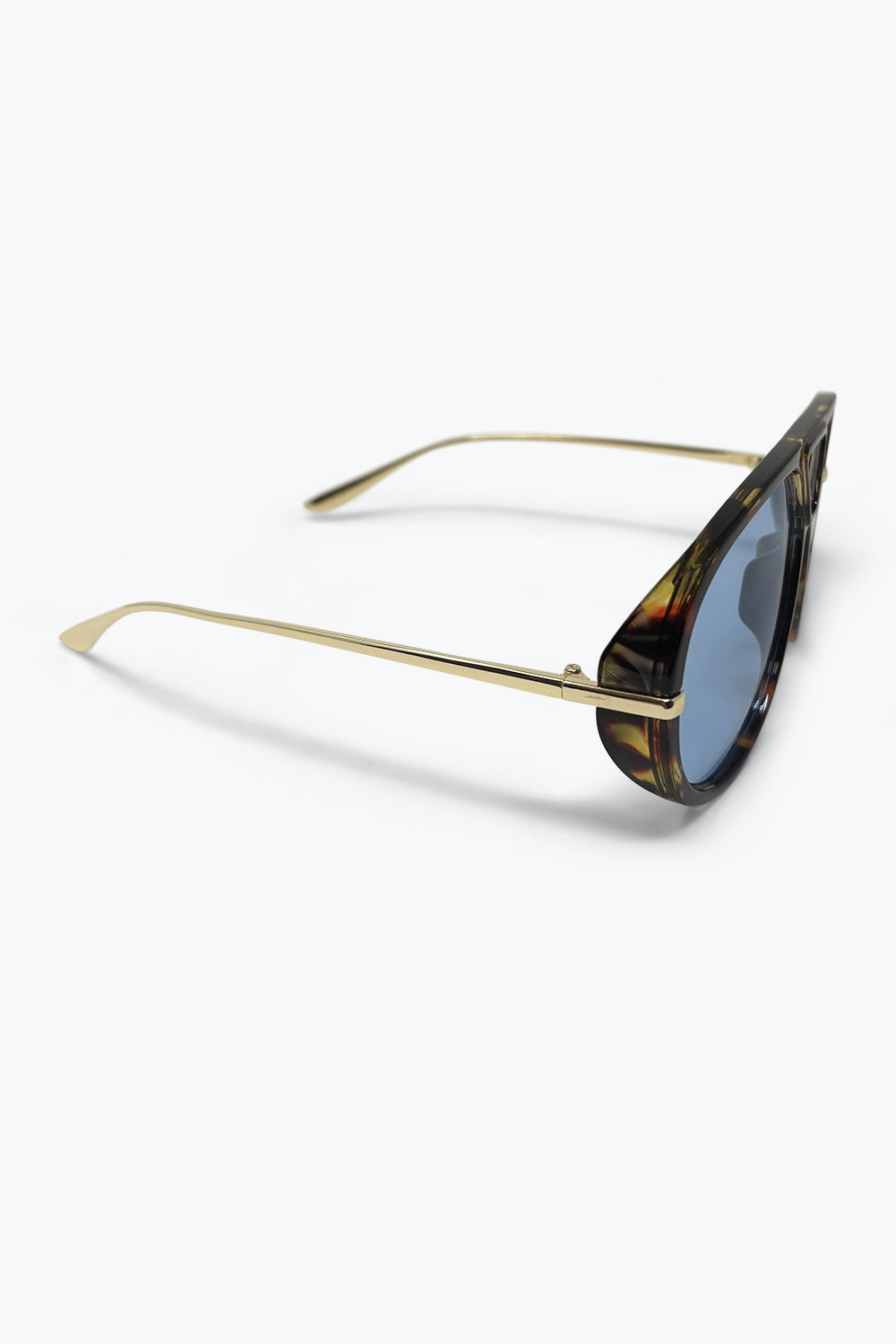 Q2 Tortoiseshell Frame Blue Lens Sunglasses with Stylish Gold Accents