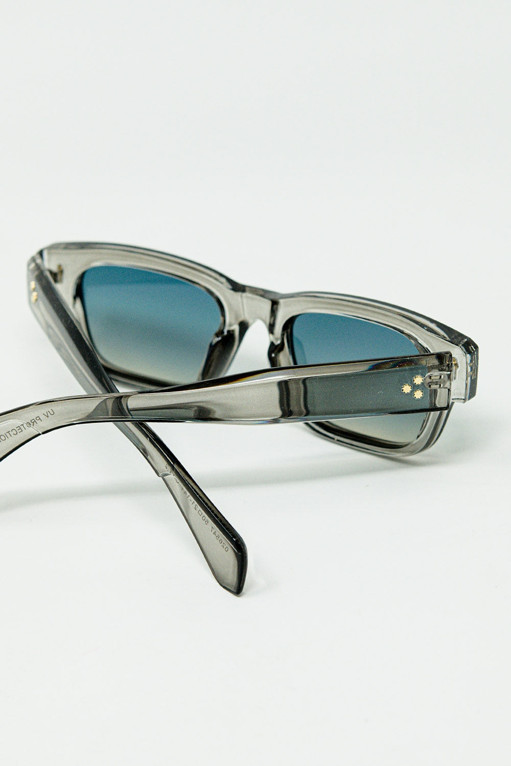 translucent Grey sunglasses with oval frame - Sunglasses