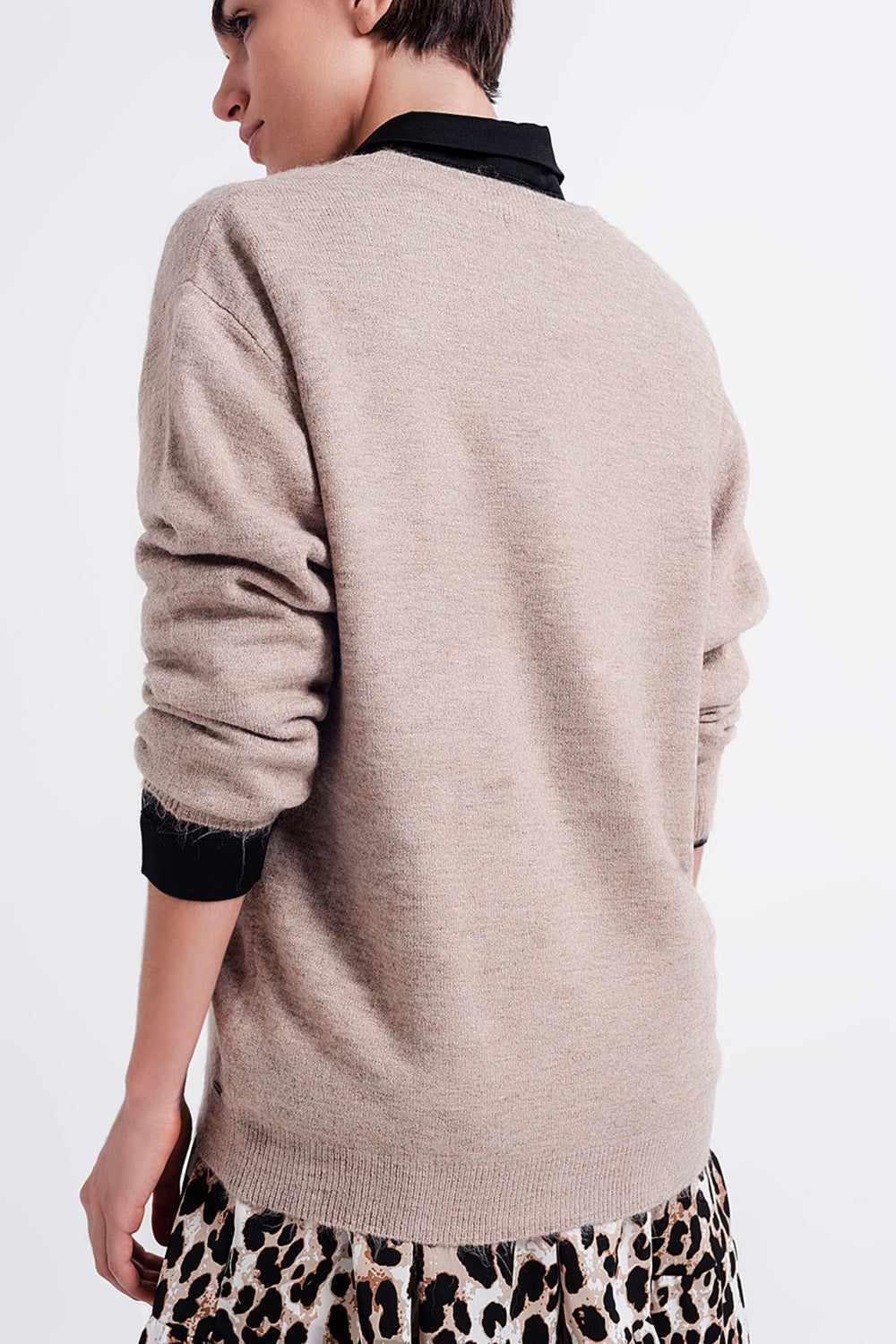 V neck jumper in brown - Jumpers