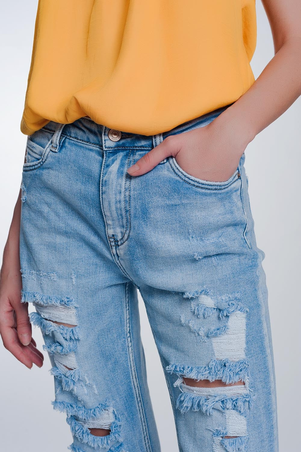 wide leg cropped raw hem jeans in blue colour - Jeans
