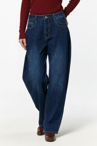 Jean large avec pinces latérales en bleu foncé