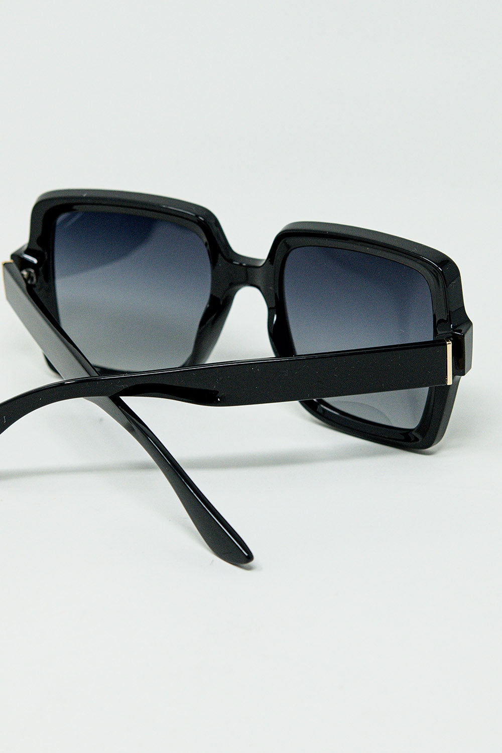 Wide square frame sunglasses with gold detail on the temples - Sunglasses