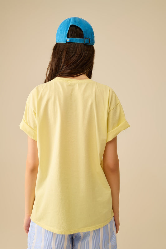 Yellow T-shirt made in Italy with a vintage girl graphic - T-Shirts