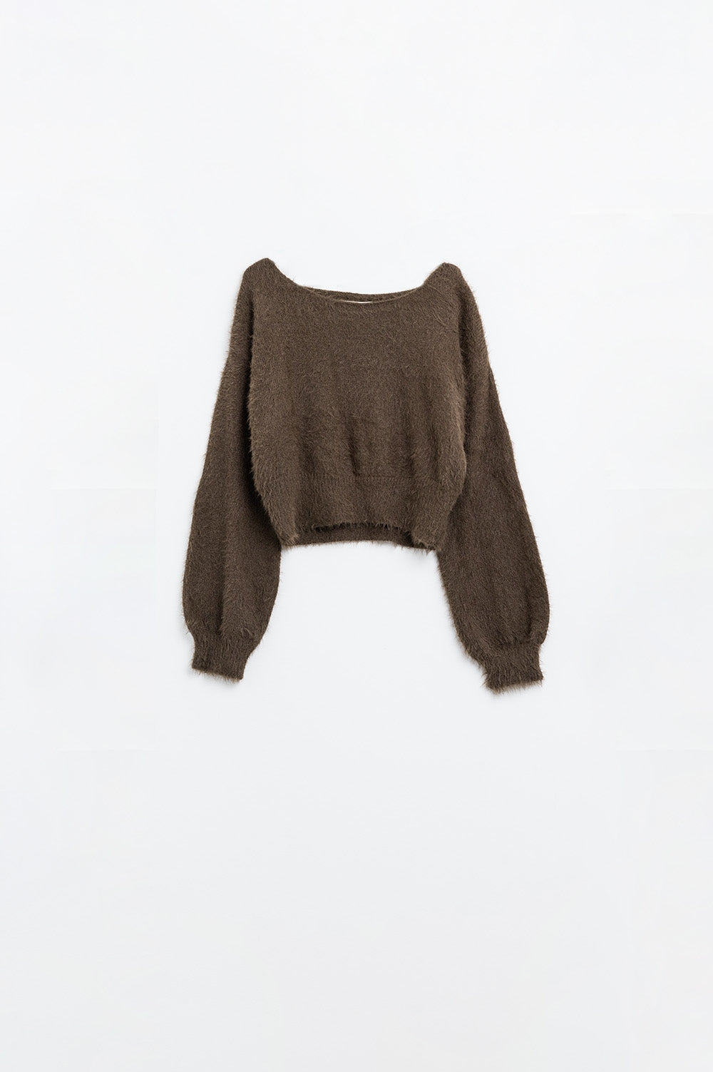 cropped fluffy sweater in brown fitted at the waist
