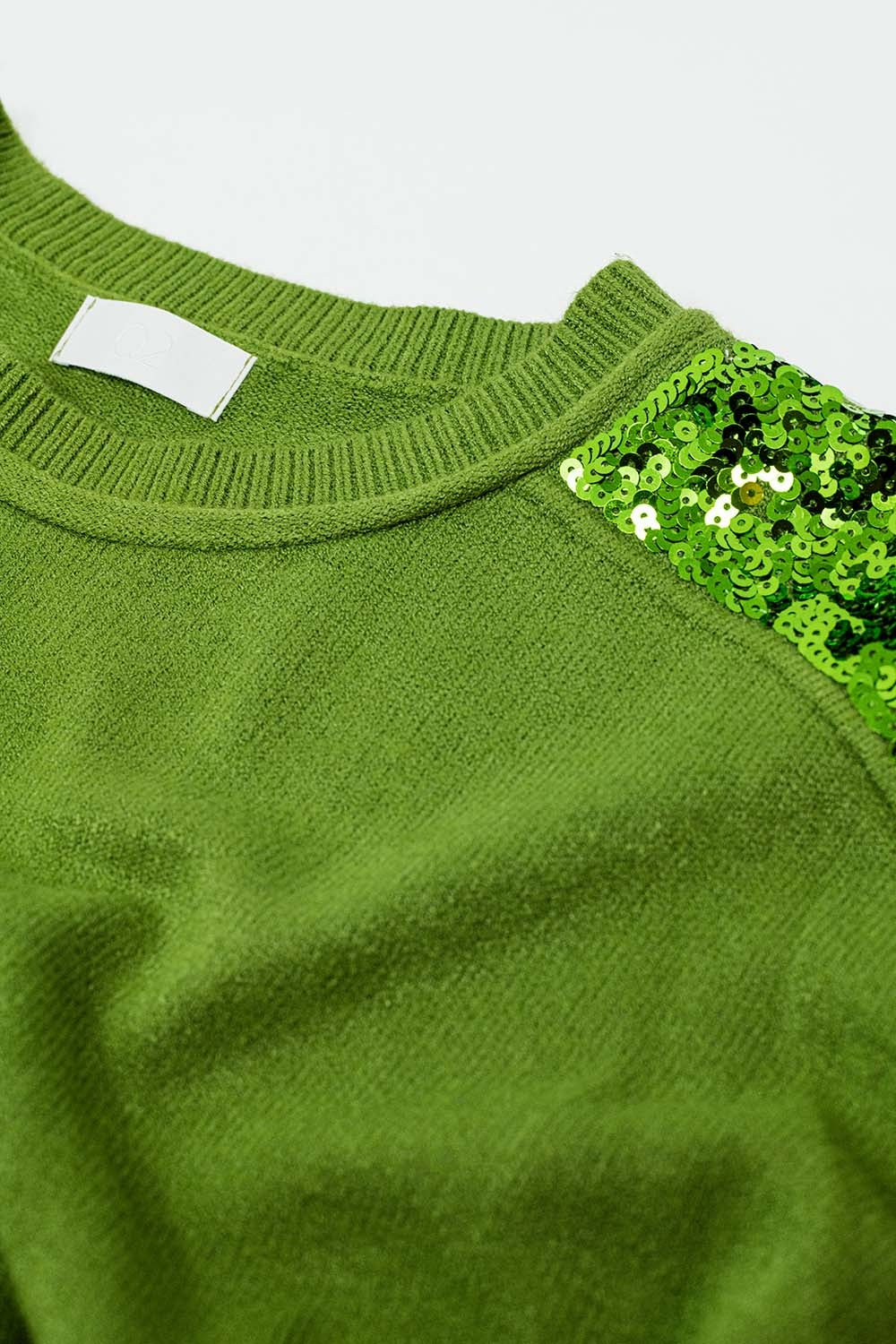 Green Long Sleeves Sweater With Sequins on The Shoulders