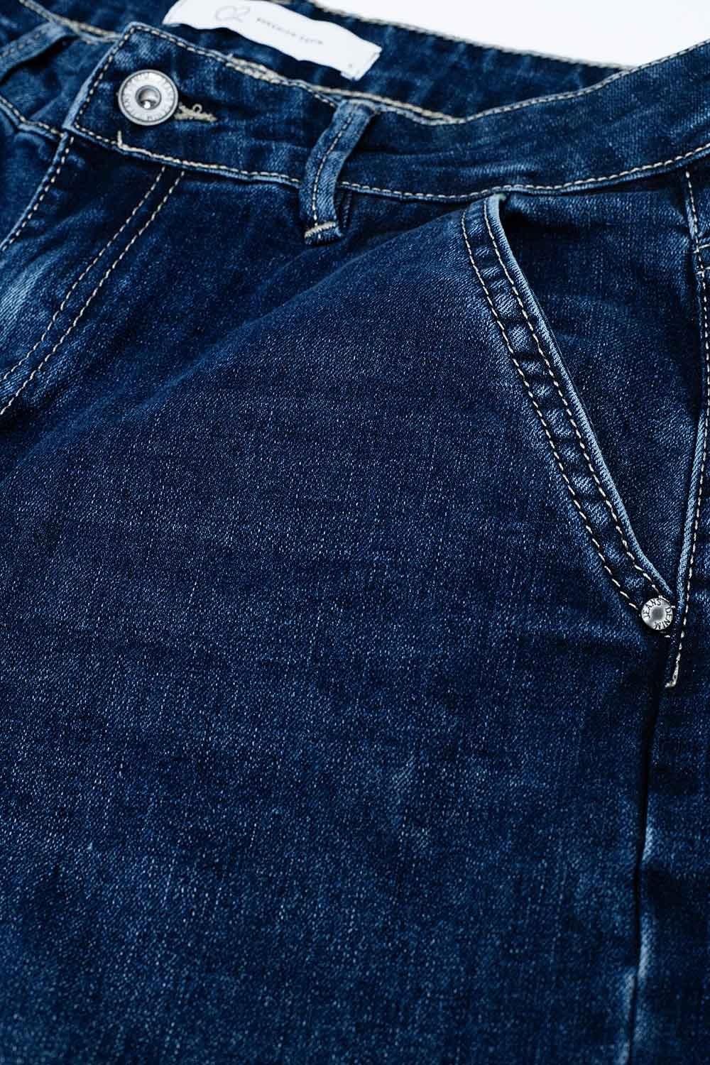 Super wide leg jeans in mid-wash - Denim