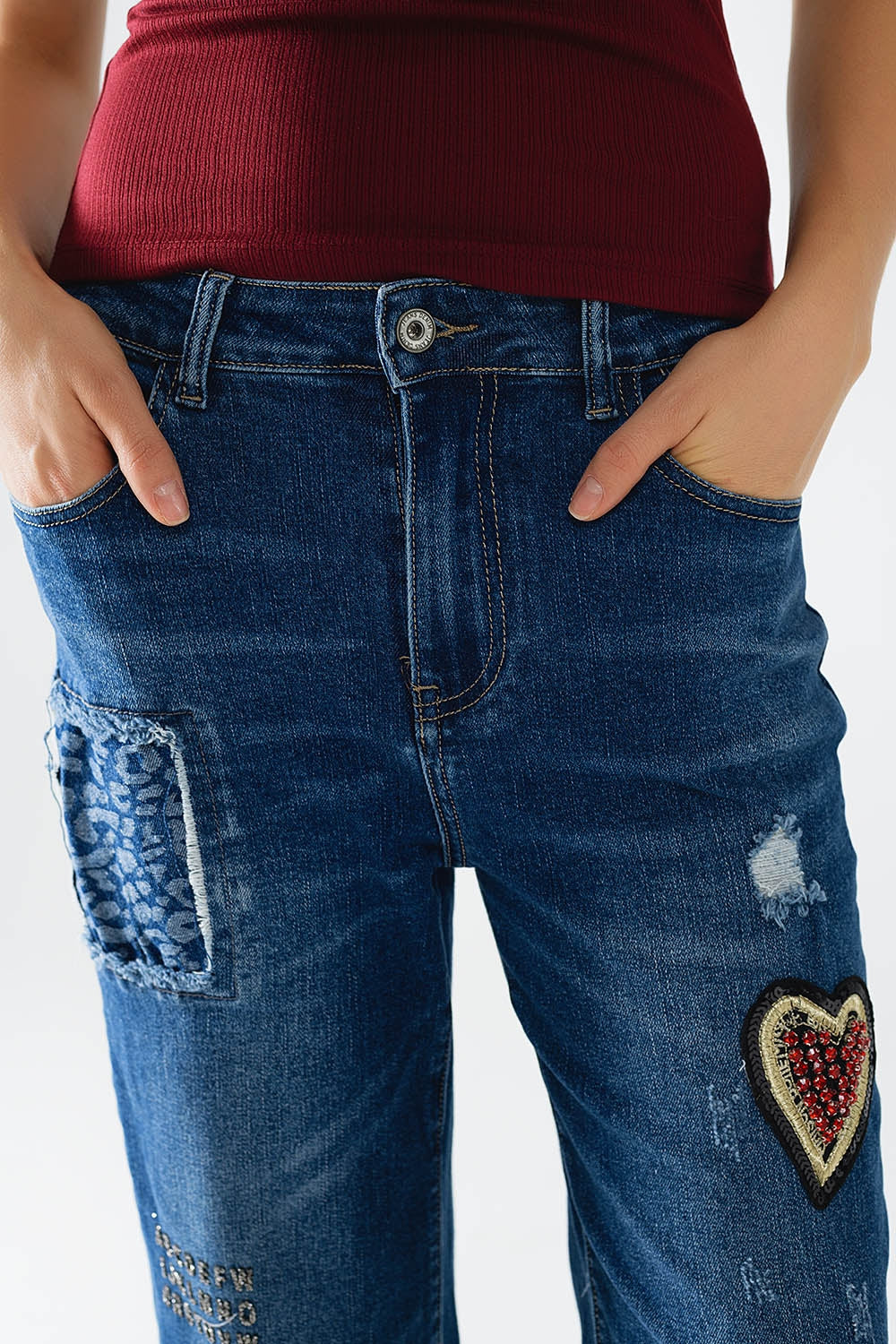 Wide leg jeans embellished with some patches - Denim