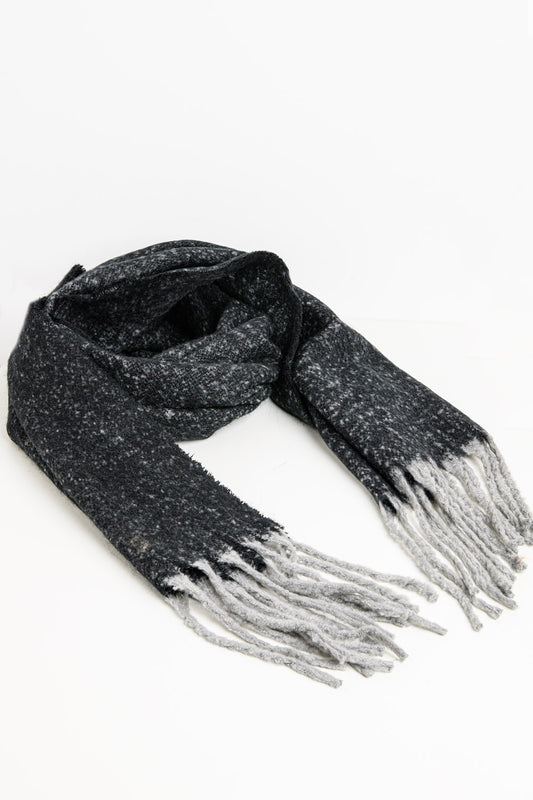 Super fluffy scarf in black - Scarves