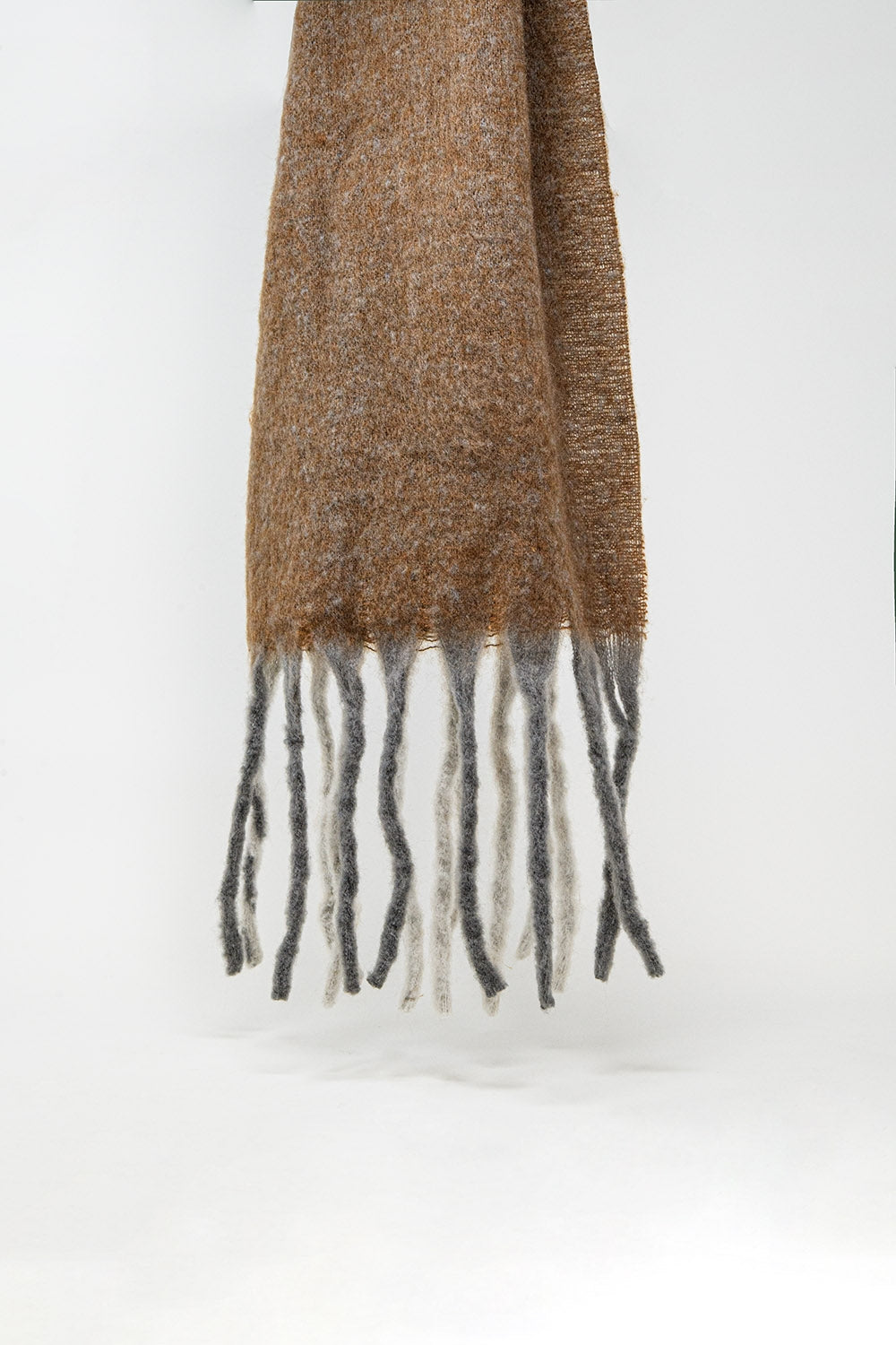 Chunky knit scarf in brown color block with fringes - Scarves