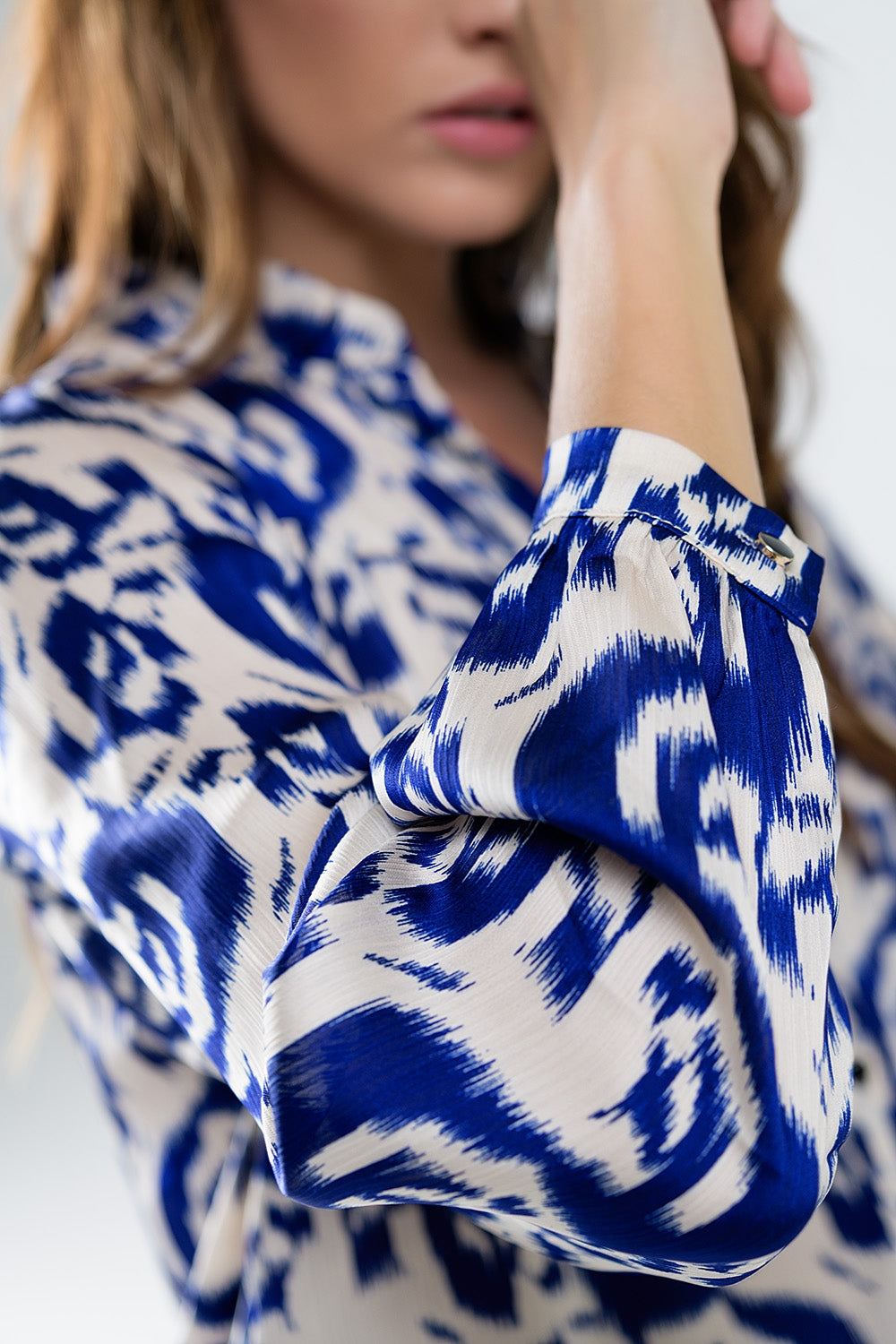 Balloon Sleeve Abstract Print Blouse in Navy and White - Shirts
