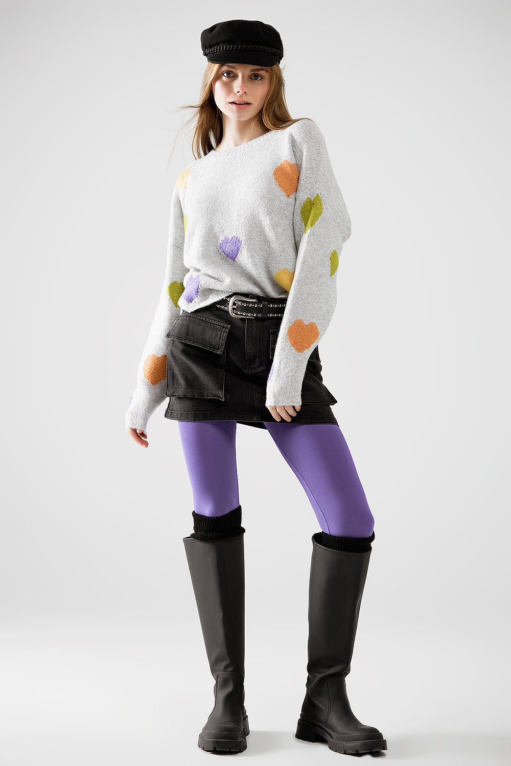 Grey sweater with boat neck and heart print