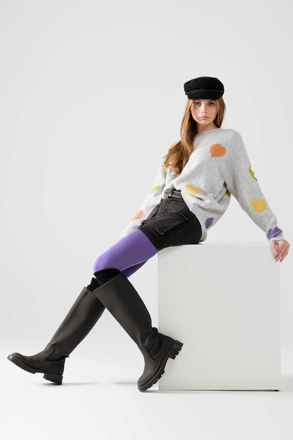 Grey sweater with boat neck and heart print