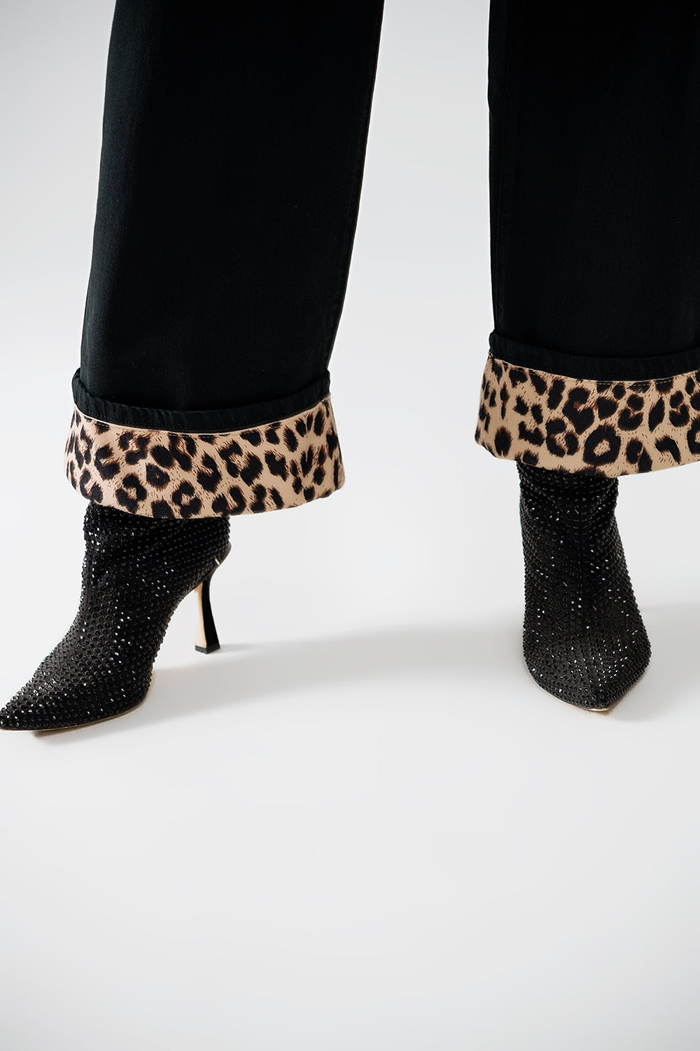 Wide leg black pants with leopard print at the bottom - Coloured Jeans